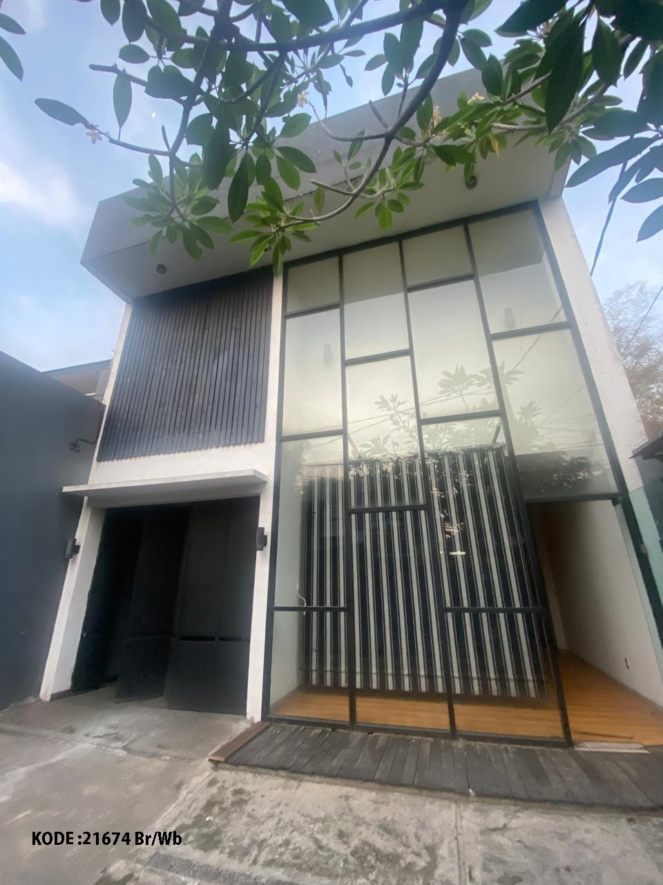 Disewa Rumah Kemang, Strategis, Luas 200 Meter, Kode :21674 Br/Wb