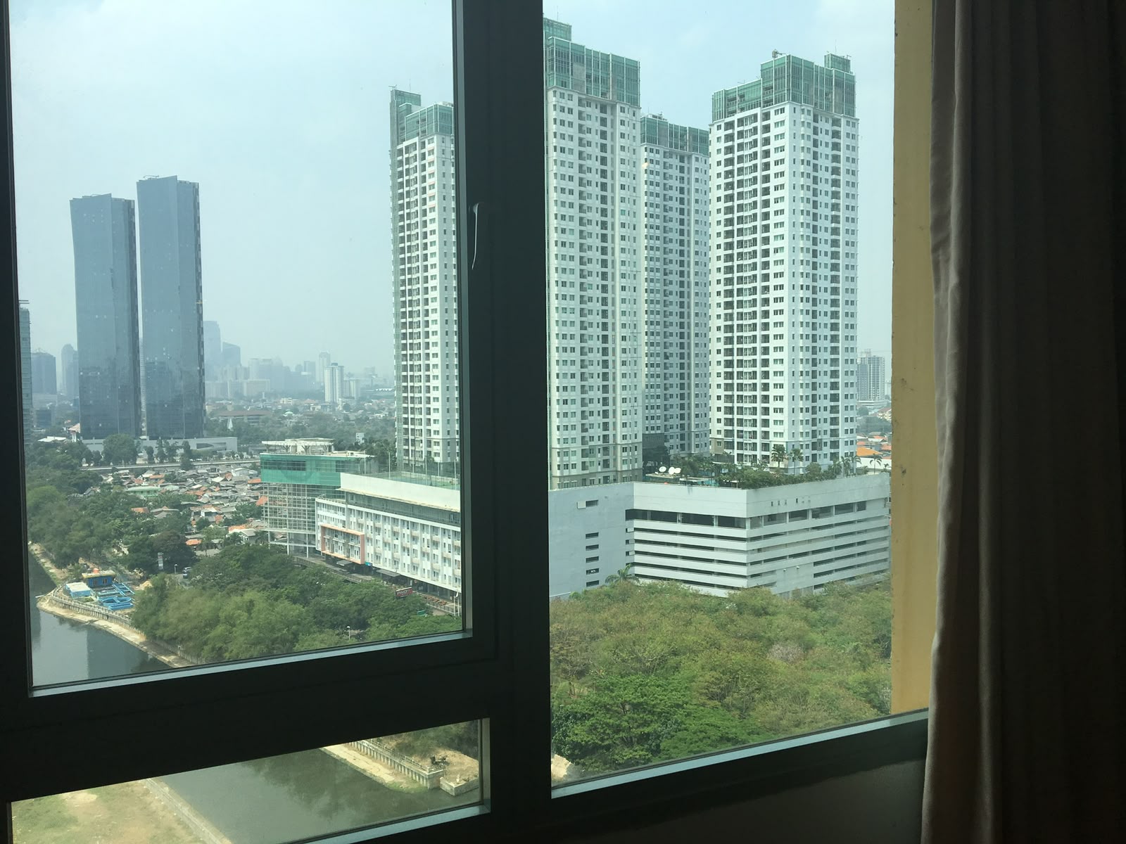 Disewa Apartemen Ascot Condominium, Furnish, Luas 100 Meter, Kode :20959 Ha Gallery