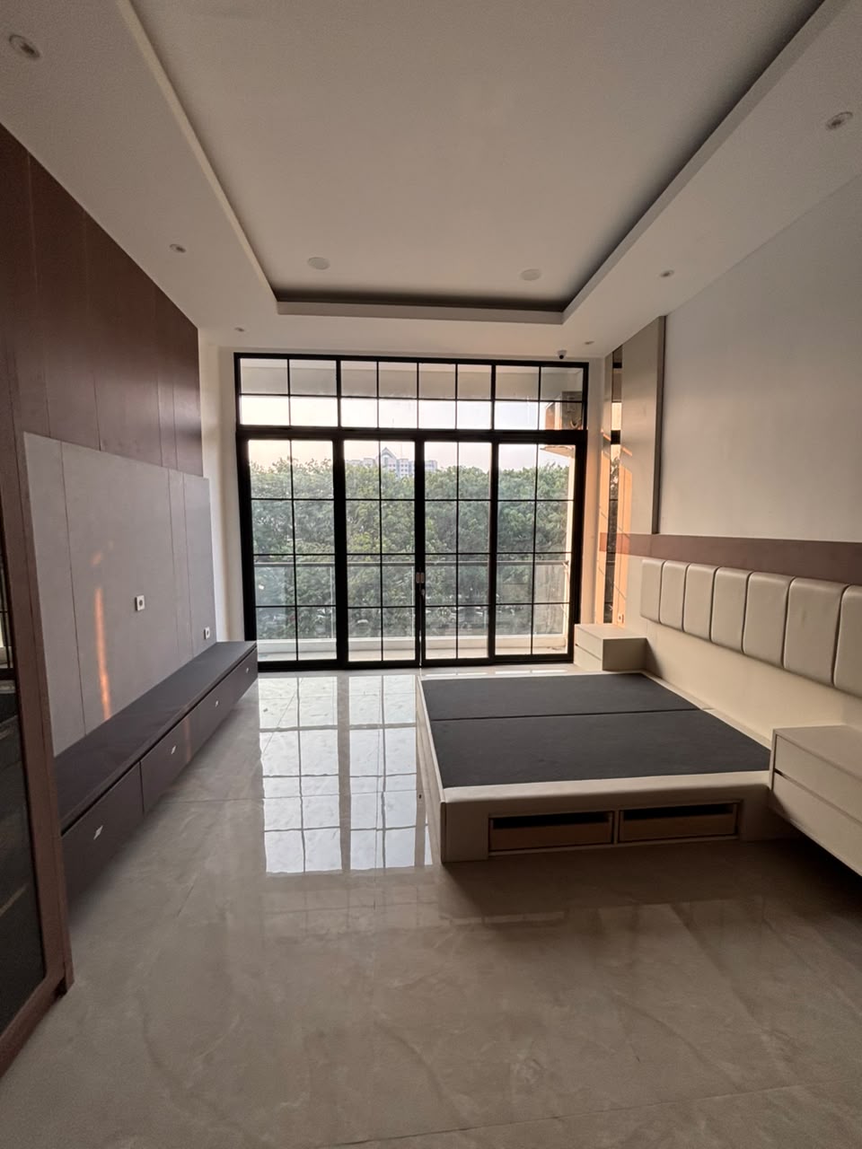 Dijual/Disewa Ruko Brand New Sunter, Strategis, Luas 4,5x28 Meter, Kode :21682 Br/Wb Gallery
