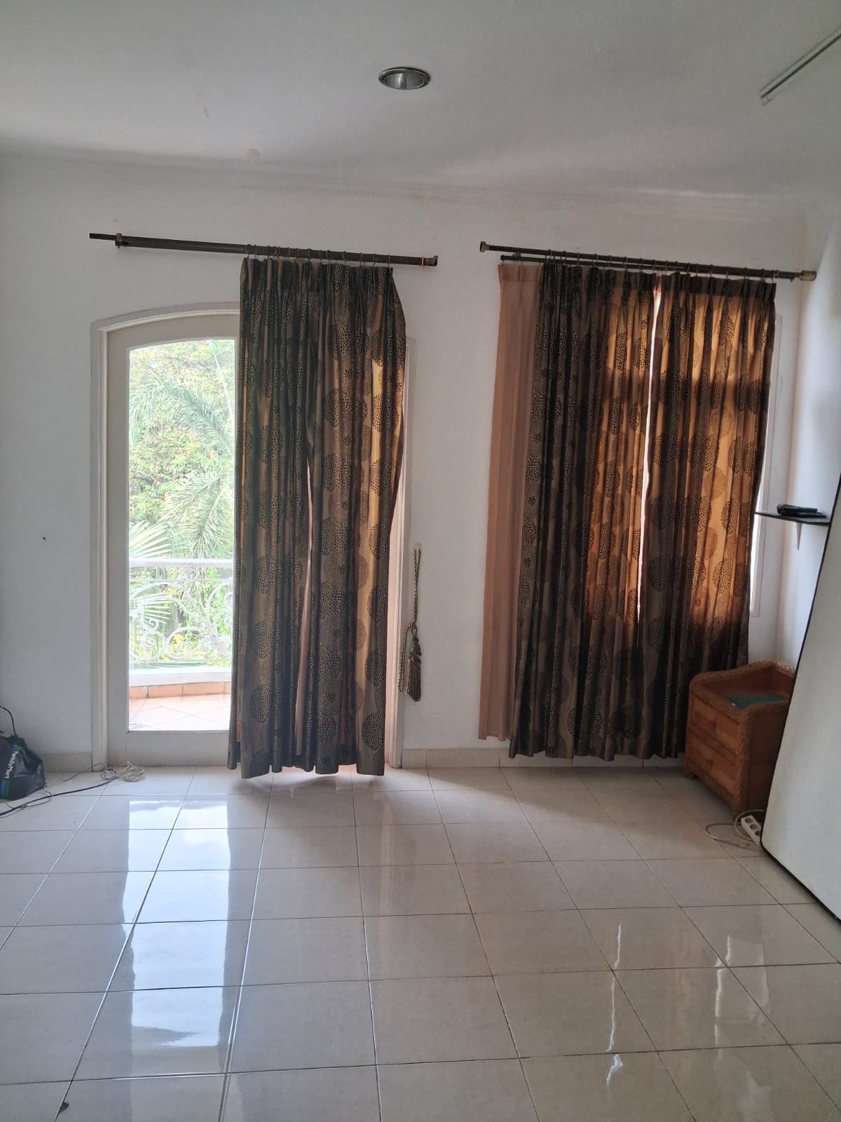 Disewa Rumah Sunter, Furnish, Luas 8x20 Meter, Kode :21498 Ha Gallery
