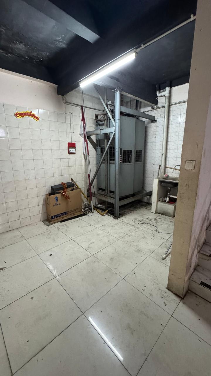 Disewa Ruko Kelapa Gading, Luas 4,5x17 Meter, Kode :21643 Br/Wb Gallery