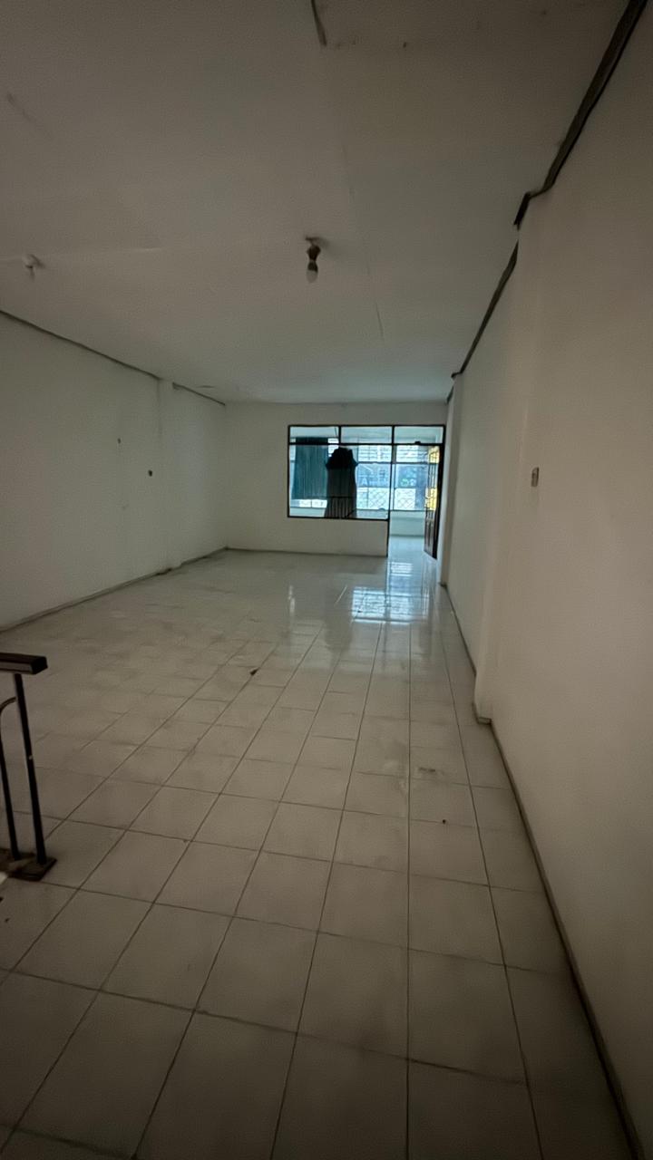 Disewa Ruko Kelapa Gading, Luas 4,5x17 Meter, Kode :21643 Br/Wb Gallery
