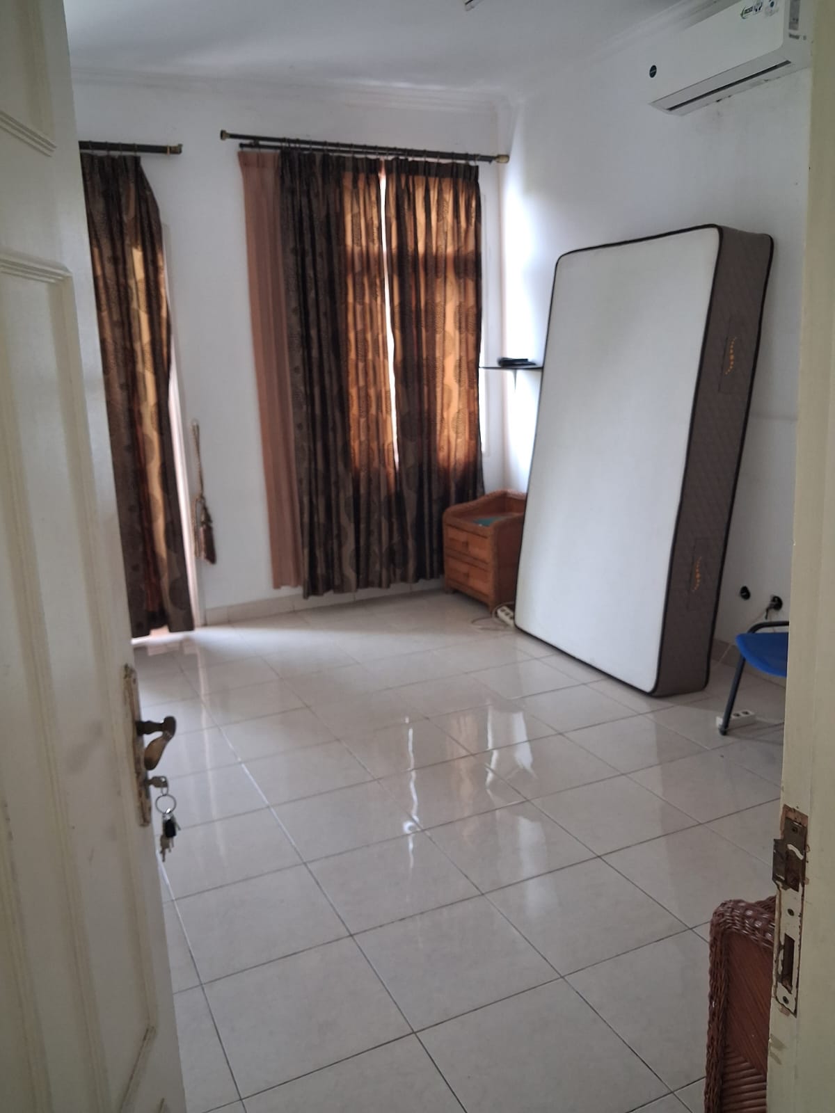 Disewa Rumah Sunter, Furnish, Luas 8x20 Meter, Kode :21498 Ha Gallery