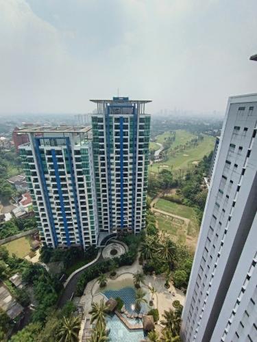 Dijual Apartemen Hampton Park, Semi Furnish, Luas 170 Meter, Kode :21688 Wb/Br Gallery