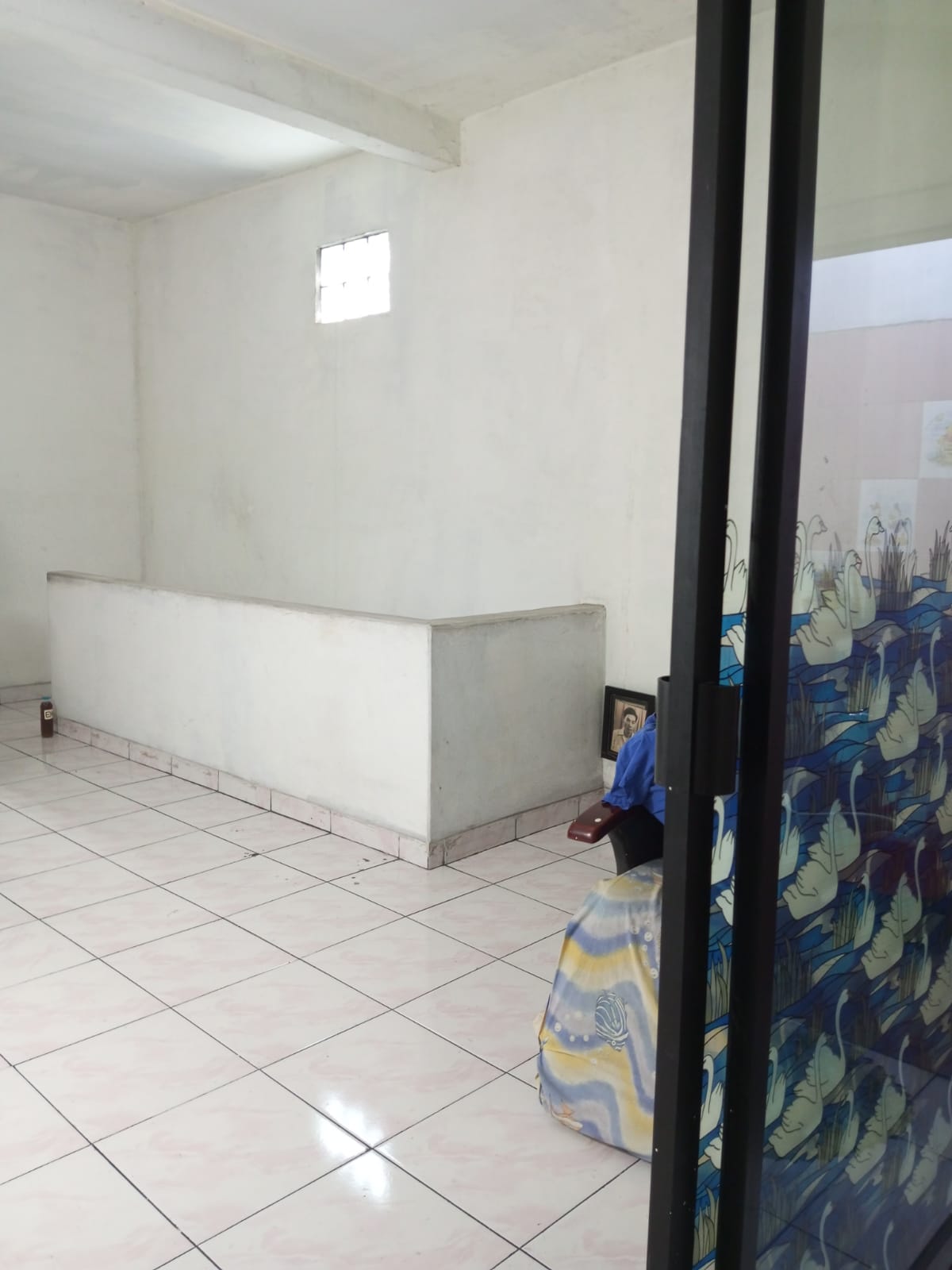 Dijual/Disewa Rumah Penjaringan, Semi Furnish, Luas 4x21 Meter, Kode :21345 Si Gallery