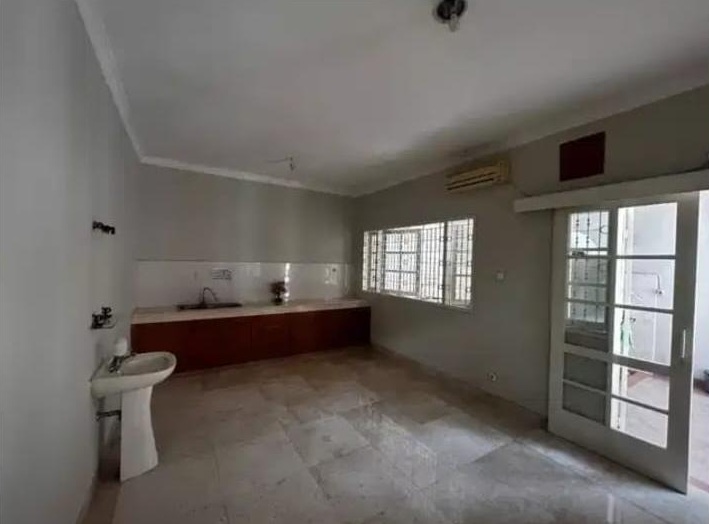 Disewa Rumah Ancol, Full Furnish, Luas 300 Meter, Kode :21487 Ha Gallery