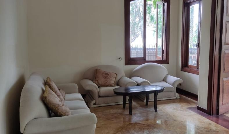 Dijual/Disewa Rumah Kuningan, Hook, Luas 650 Meter, Kode :19669 Wb/Br Gallery
