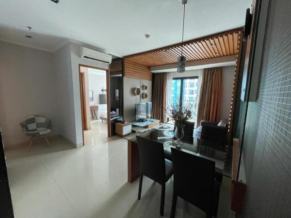 Dijual Apartemen Hampton Park, Semi Furnish, Luas 170 Meter, Kode :21688 Wb/Br Gallery