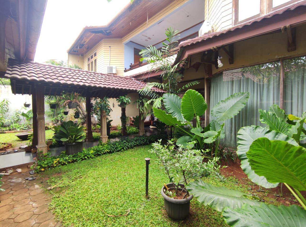 Dijual Rumah Kemang, Luas 1.212 Meter, Kode :21669 Br/Wb Gallery