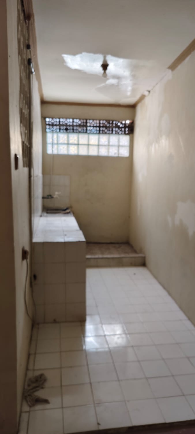 Disewa Rumah Karang Anyar, Luas 9x14,5 Meter, Kode :21475 Ha Gallery