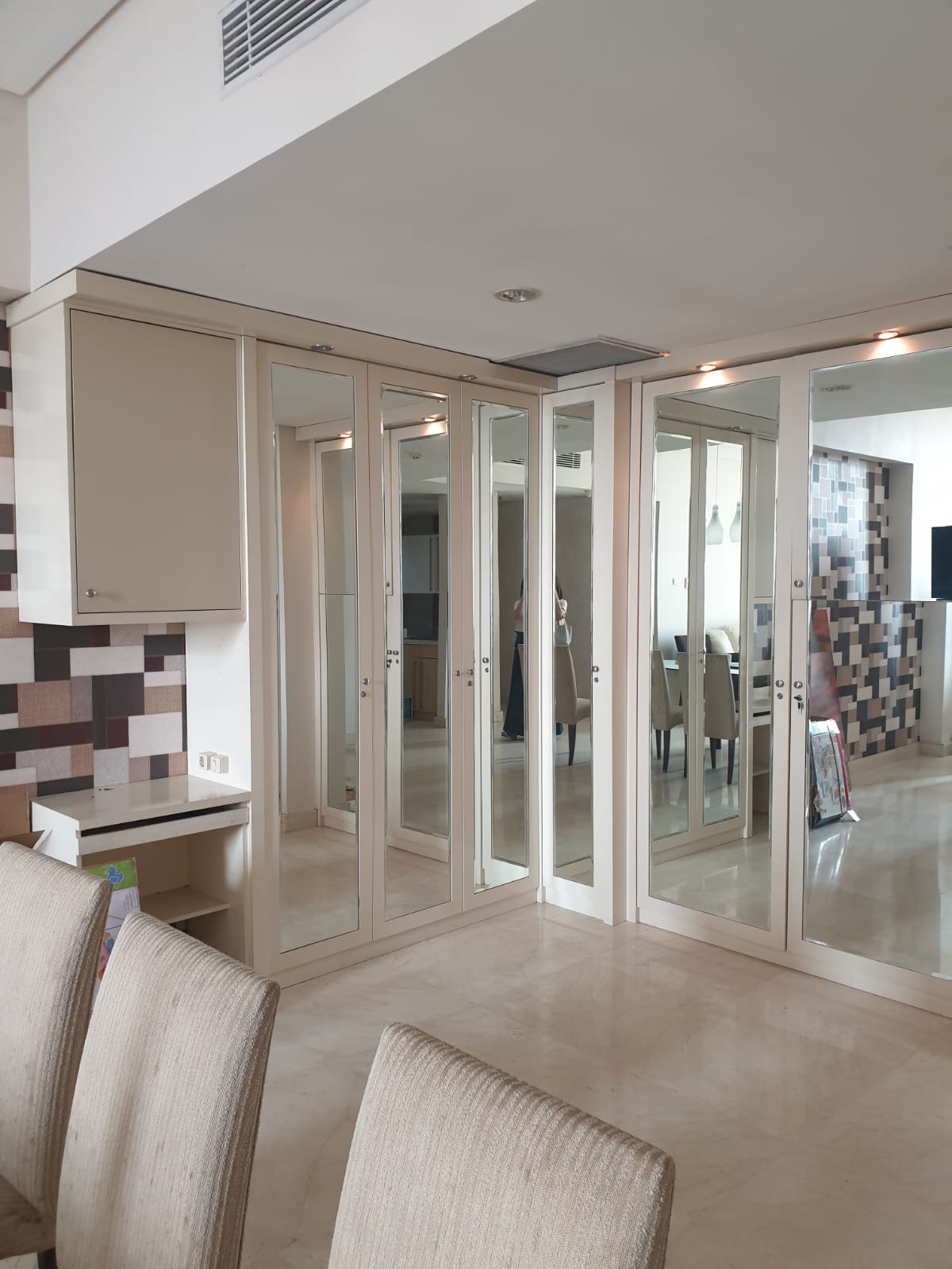 Dijual Apartemen The Summit, Luas 145 Meter, Kode :19665 Ta Gallery