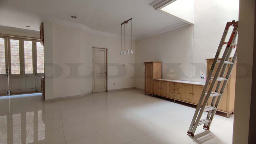 Dijual Rumah Sunter, Semi Furnish, Luas 8x21,5 Meter, Kode :18962 Si/Sm Gallery